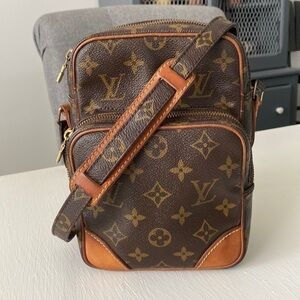 Louis Vuitton Amazone Crossbody Unisex Vintage Shoulder Bag